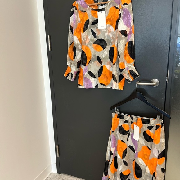 Kaffe NWT size 10 Abstract Print Blouse and Skirt Set- sheer effect, puff sleeve - Picture 4 of 16